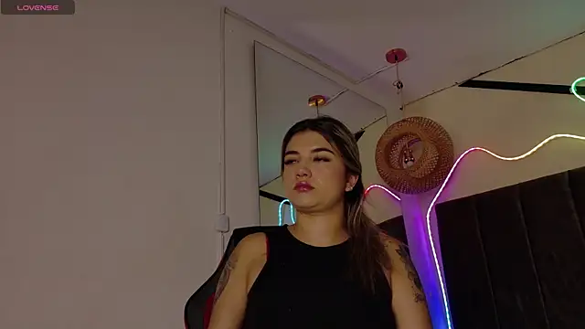 Snapshot of natasha__black chatting on December 17, 2025, 7:30 pm natasha black online show from December 17, 2025, 7:30 pm