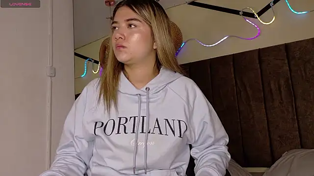 Snapshot of natasha__black chatting on January 7, 2026, 12:43 pm natasha black online show from January 7, 2026, 12:43 pm