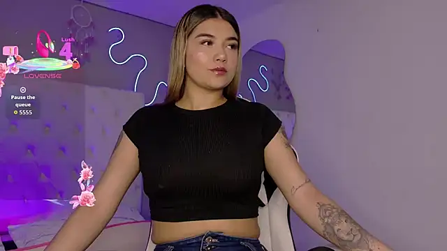 Snapshot of natasha__black chatting on December 14, 2025, 7:30 pm natasha black online show from December 14, 2025, 7:30 pm