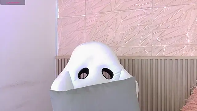 Snapshot of Gaviluc_ chatting on November 10, 2025, 10:42 am Gaviluc online show from November 10, 2025, 10:42 am