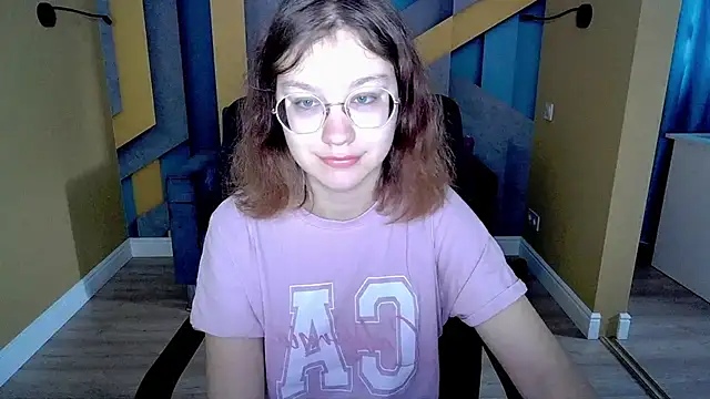 Snapshot of AngelinaLow chatting on March 15, 2025, 6:25 am AngelinaLow online show from March 15, 2025, 6:25 am