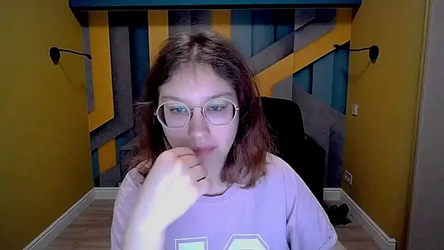 Snapshot of AngelinaLow chatting on March 16, 2025, 9:38 am AngelinaLow online show from March 16, 2025, 9:38 am