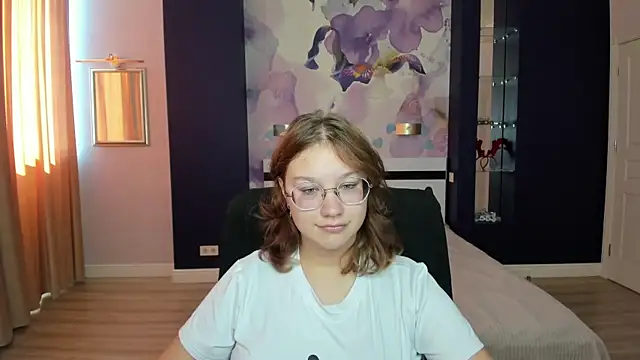 Snapshot of AngelinaLow chatting on September 27, 2025, 11:27 am AngelinaLow online show from September 27, 2025, 11:27 am