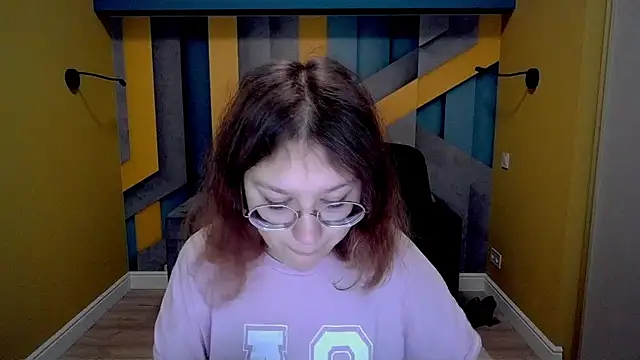 Snapshot of AngelinaLow chatting on March 16, 2025, 6:31 am AngelinaLow online show from March 16, 2025, 6:31 am