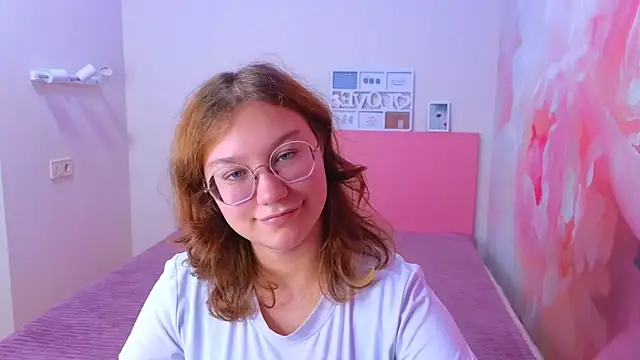 Snapshot of AngelinaLow chatting on November 11, 2025, 12:33 pm AngelinaLow online show from November 11, 2025, 12:33 pm