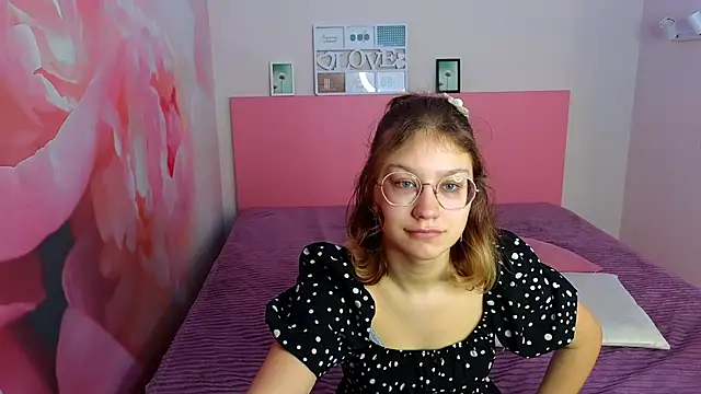 Snapshot of AngelinaLow chatting on March 20, 2025, 12:22 pm AngelinaLow online show from March 20, 2025, 12:22 pm