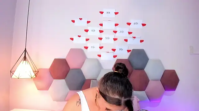 BeckyVidal online show from February 18, 2026, 6:26 pm