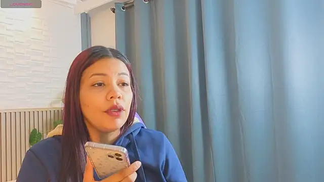 TiffanyWalk online show from April 14, 2026, 12:21 pm