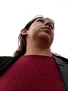 lily57 online show from March 12, 2025, 10:28 pm