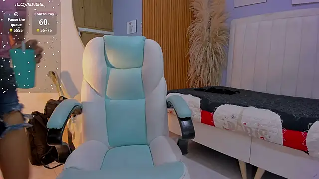 Snapshot of tianna_princess chatting on October 1, 2025, 12:20 pm tianna princess online show from October 1, 2025, 12:20 pm