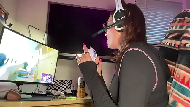 Snapshot of SpaceCowWhore chatting on September 9, 2025, 11:25 pm SpaceCowWhore online show from September 9, 2025, 11:25 pm