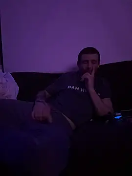 Stillhard8925 online show from November 5, 2025, 6:49 am