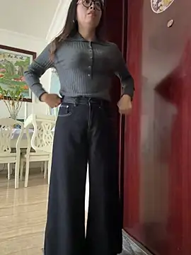 aa520uv online show from October 31, 2025, 1:35 am