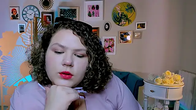 FlorenceAnderson online show from September 30, 2025, 9:26 am