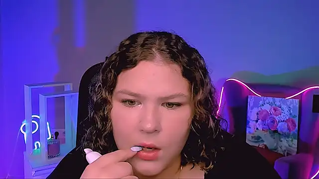 FlorenceAnderson online show from September 14, 2025, 9:09 am