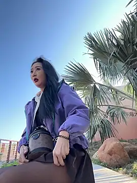 linger-23 online show from December 17, 2025, 6:18 am