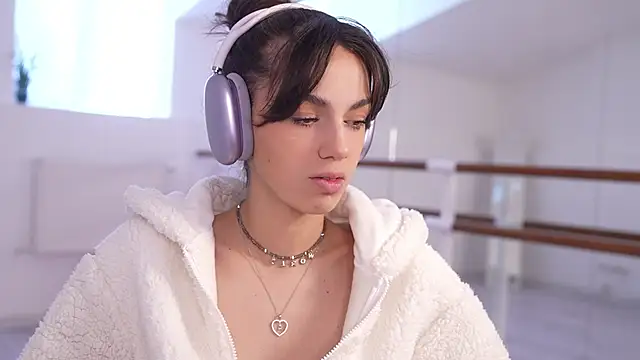 mystica  online show from September 16, 2025, 9:21 am