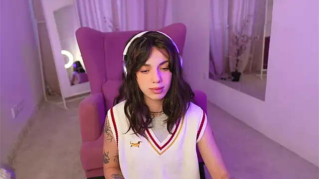 mystica  online show from September 19, 2025, 7:12 am