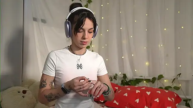 mystica  online show from September 20, 2025, 10:20 am