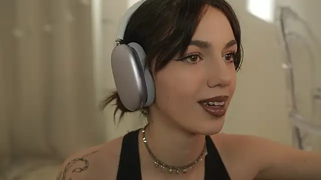 mystica  online show from September 25, 2025, 8:20 am