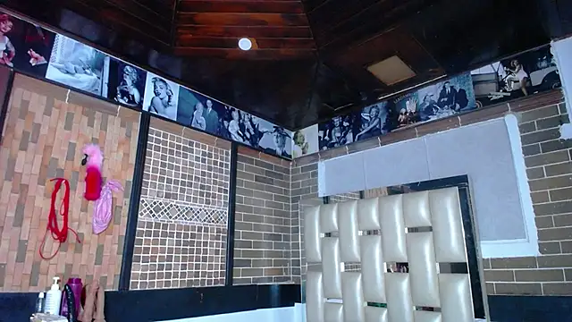 kriss sweetboobs10 online show from April 4, 2026, 11:50 am