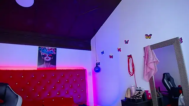 kriss sweetboobs10 online show from November 5, 2025, 12:19 pm