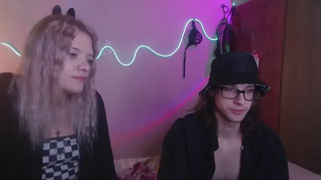 Snapshot of Your_Horny_Friends chatting on March 18, 2025, 12:19 am Your Horny Friends online show from March 18, 2025, 12:19 am