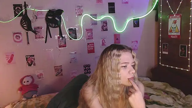 Snapshot of Your_Horny_Friends chatting on November 1, 2025, 2:11 pm Your Horny Friends online show from November 1, 2025, 2:11 pm