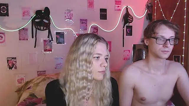 Snapshot of Your_Horny_Friends chatting on September 16, 2025, 1:01 pm Your Horny Friends online show from September 16, 2025, 1:01 pm