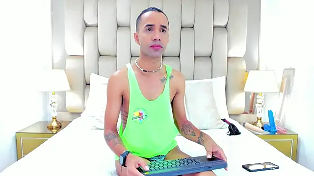 Snapshot of Anghel_Stone chatting on March 17, 2025, 2:56 pm Anghel Stone online show from March 17, 2025, 2:56 pm