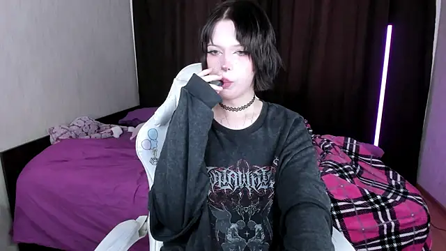 amelia mays xx online show from September 11, 2025, 11:32 am