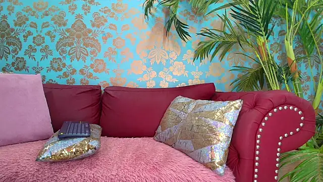 Snapshot of EmmaReyez chatting on December 4, 2025, 5:34 pm EmmaReyez online show from December 4, 2025, 5:34 pm