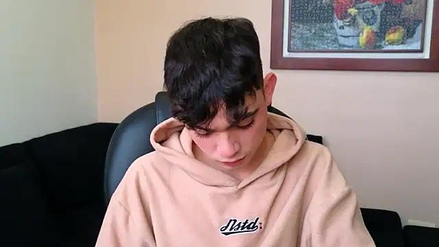 lukeboyce33 online show from October 18, 2025, 10:01 pm