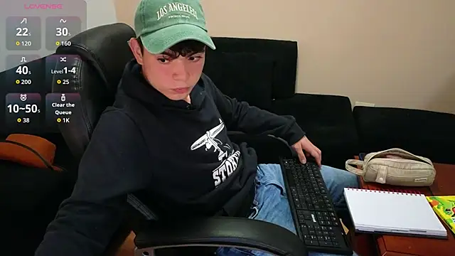 lukeboyce33 online show from February 13, 2026, 12:10 am