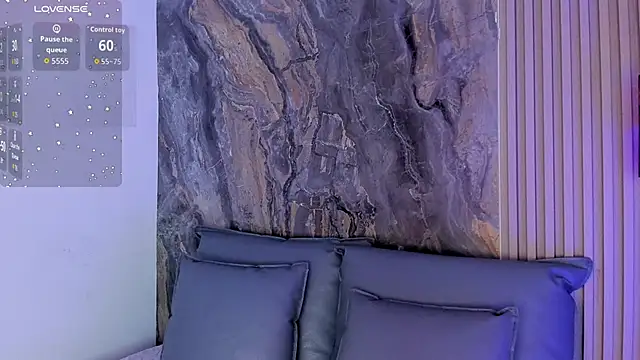 MiaScott5 online show from September 19, 2025, 3:21 am