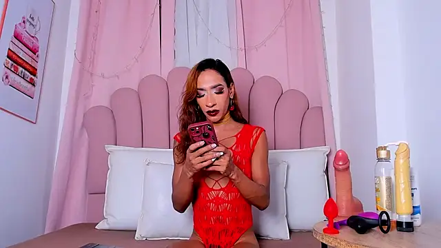 NicoleMadrird online show from December 3, 2025, 7:57 pm