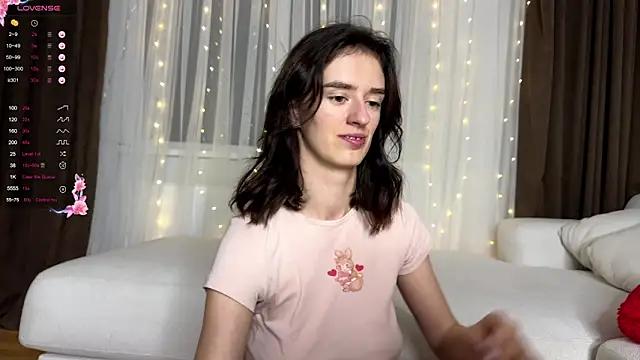 TwinTemptations online show from November 14, 2025, 8:01 pm