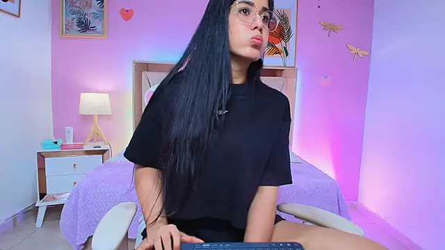 krystal stonee online show from March 22, 2025, 12:46 pm