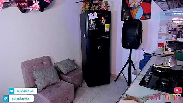 adam angelssss online show from December 2, 2025, 1:35 pm