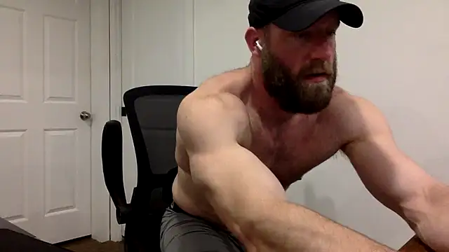 Snapshot of clarkefit chatting on March 19, 2025, 2:57 pm clarkefit online show from March 19, 2025, 2:57 pm
