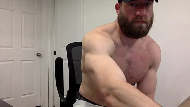 Snapshot of clarkefit chatting on March 18, 2025, 12:50 pm clarkefit online show from March 18, 2025, 12:50 pm