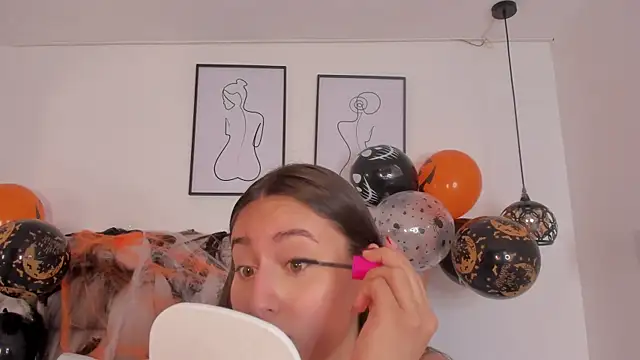 Snapshot of Hanna_Evans__ chatting on October 24, 2025, 12:15 pm Hanna Evans online show from October 24, 2025, 12:15 pm