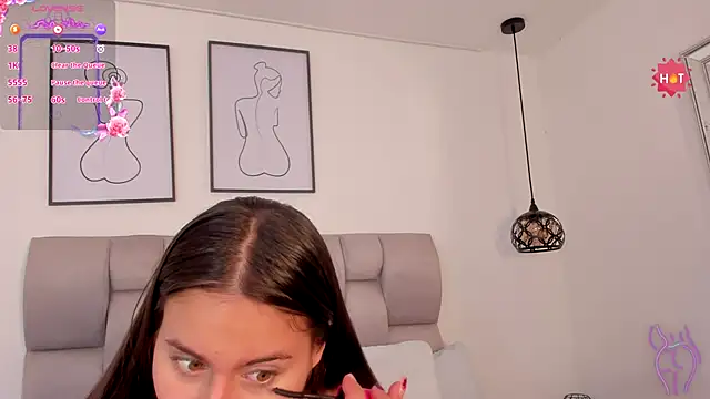 Snapshot of Hanna_Evans__ chatting on November 24, 2025, 4:34 am Hanna Evans online show from November 24, 2025, 4:34 am