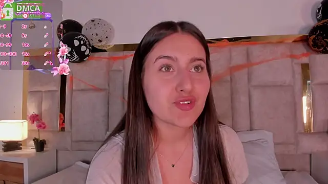 Snapshot of Hanna_Evans__ chatting on October 31, 2025, 12:40 am Hanna Evans online show from October 31, 2025, 12:40 am