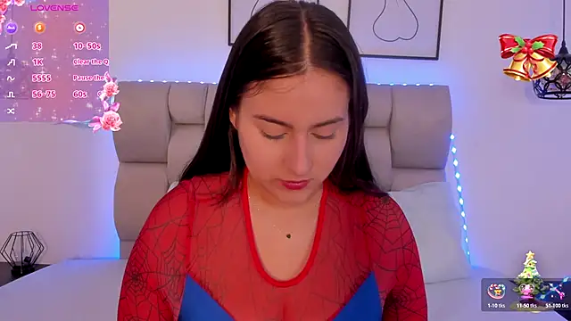 Hanna Evans   online show from December 18, 2025, 12:53 pm