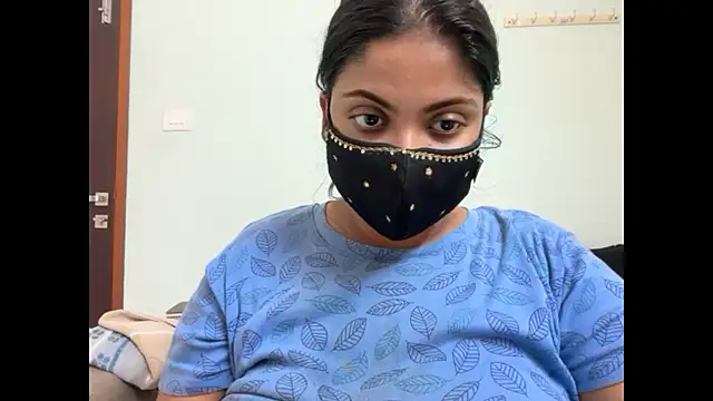 Snapshot of Tamil_hot_whiskey_girl chatting on July 15, 2026, 7:21 pm Tamil hot whiskey girl online show from July 15, 2026, 7:21 pm