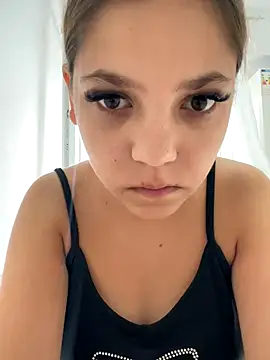 18teengirl3 online show from September 13, 2025, 9:31 am