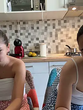 18teengirl3 online show from September 21, 2025, 9:47 am