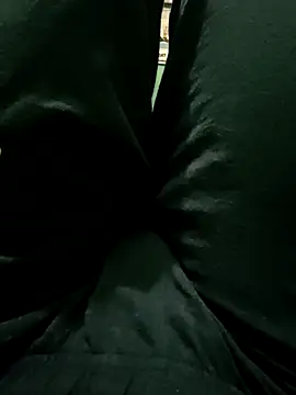 royall queen online show from March 19, 2025, 8:45 am