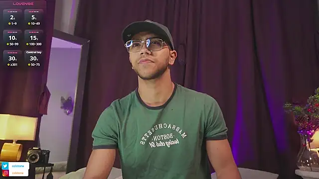 Snapshot of Colstorw_ chatting on December 20, 2025, 10:07 am Colstorw online show from December 20, 2025, 10:07 am